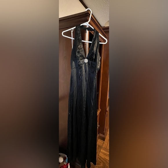 de laru Dresses & Skirts - size 9/10 formal dress